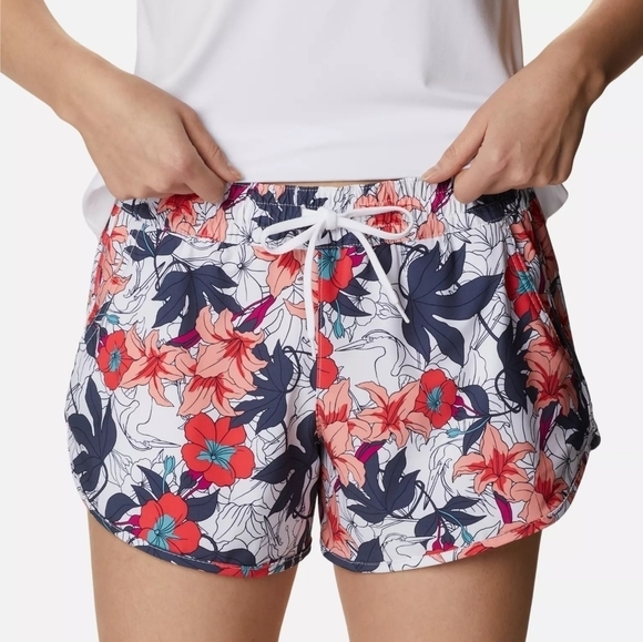 Columbia Bogata Bay Stretch Floral Printed Shorts NWT size XL - Picture 1 of 15
